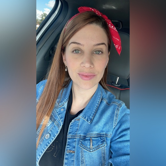 Meet your Posher, Stefania - Picture 1 of 1